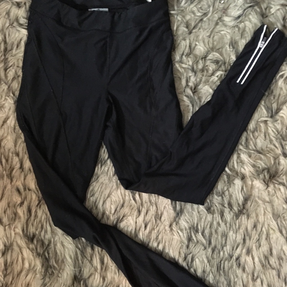 Black leggings